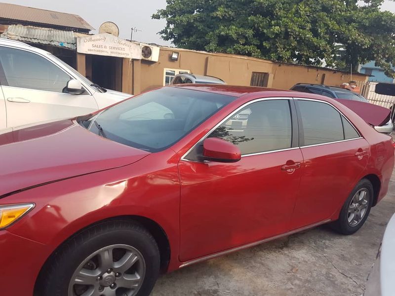 Thumbnail 2 of 2013 Toyota Camry le
